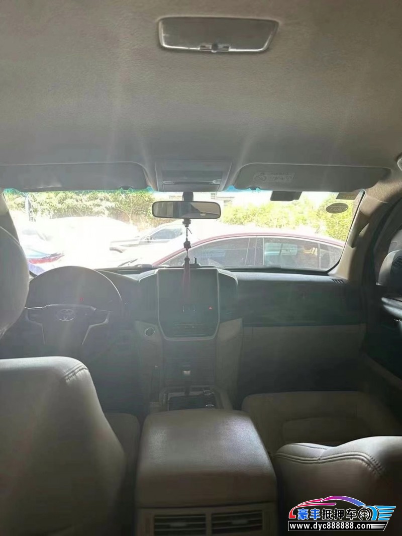 18年丰田兰德酷路泽（陆巡）轿车抵押车出售