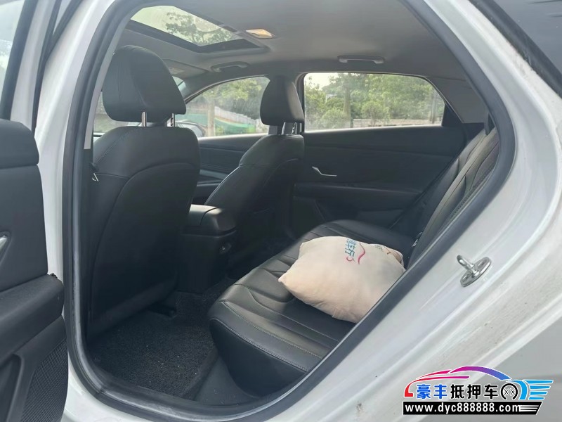 21年现代伊兰特轿车抵押车出售