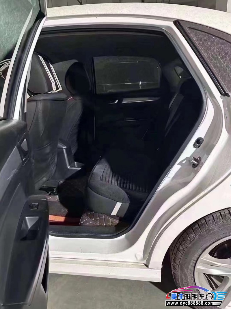 16年奔腾B30轿车抵押车出售