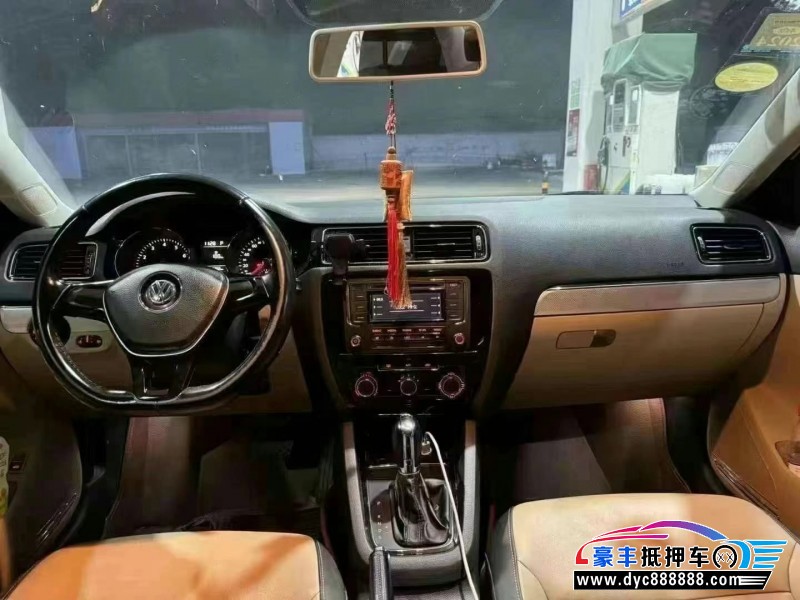 16年大众速腾轿车抵押车出售