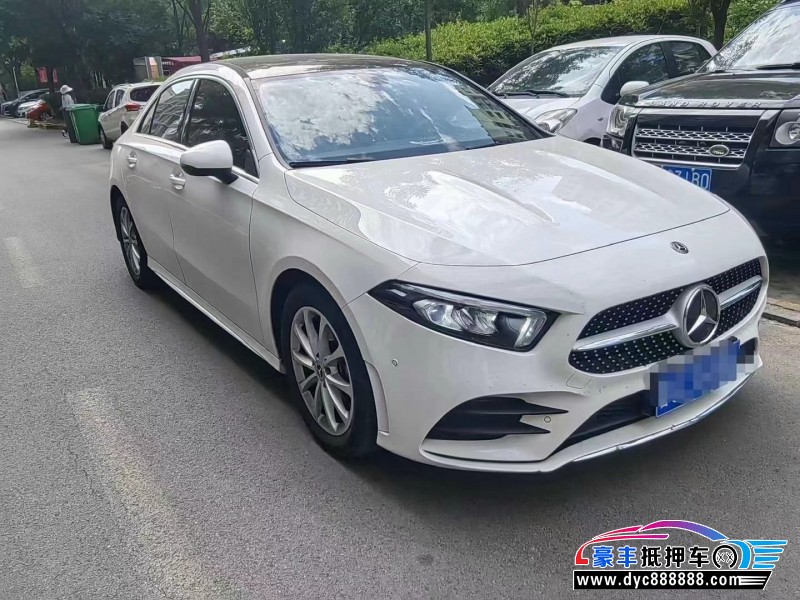 20年奔驰A轿车抵押车出售