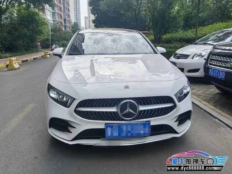 20年奔驰A轿车抵押车出售