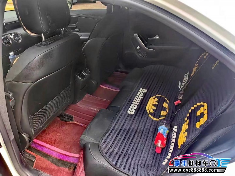 20年奔驰A轿车抵押车出售