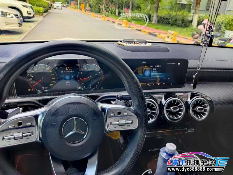 20年奔驰A轿车抵押车出售