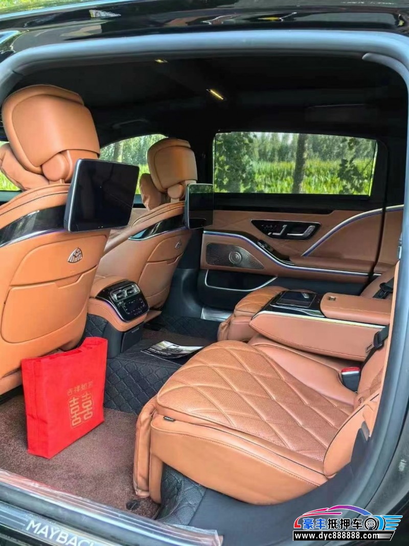 23年奔驰迈巴赫S级轿车抵押车出售