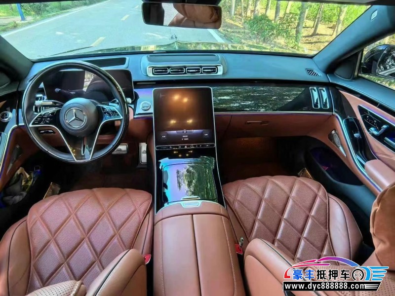 23年奔驰迈巴赫S级轿车抵押车出售