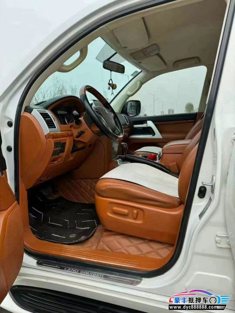 16年丰田兰德酷路泽（陆巡）轿车抵押车出售