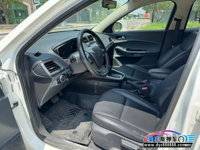 18年福特福睿斯轿车抵押车出售