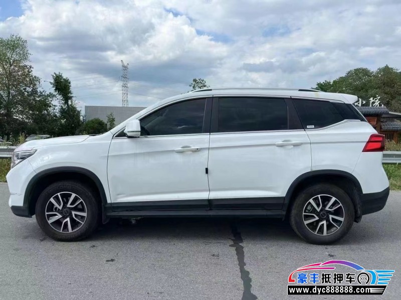 23年东风风行T5轿车抵押车出售