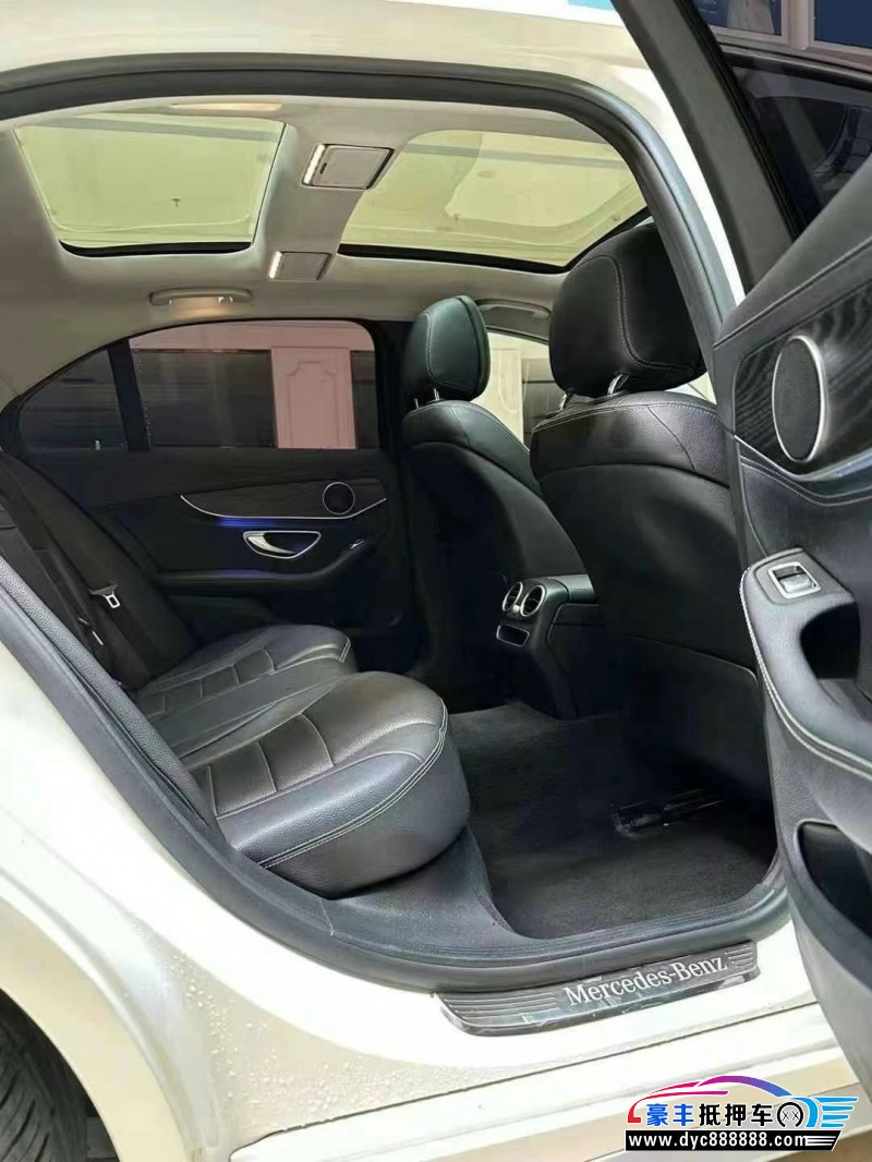 19年奔驰C轿车抵押车出售