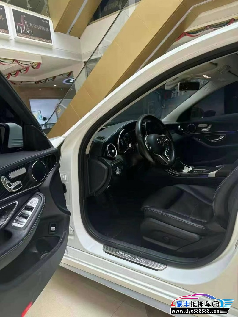 19年奔驰C轿车抵押车出售