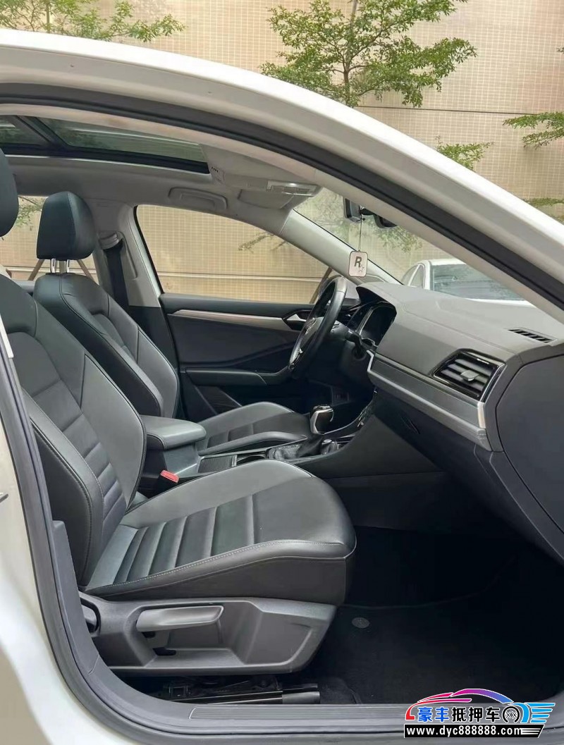 21年大众速腾轿车抵押车出售