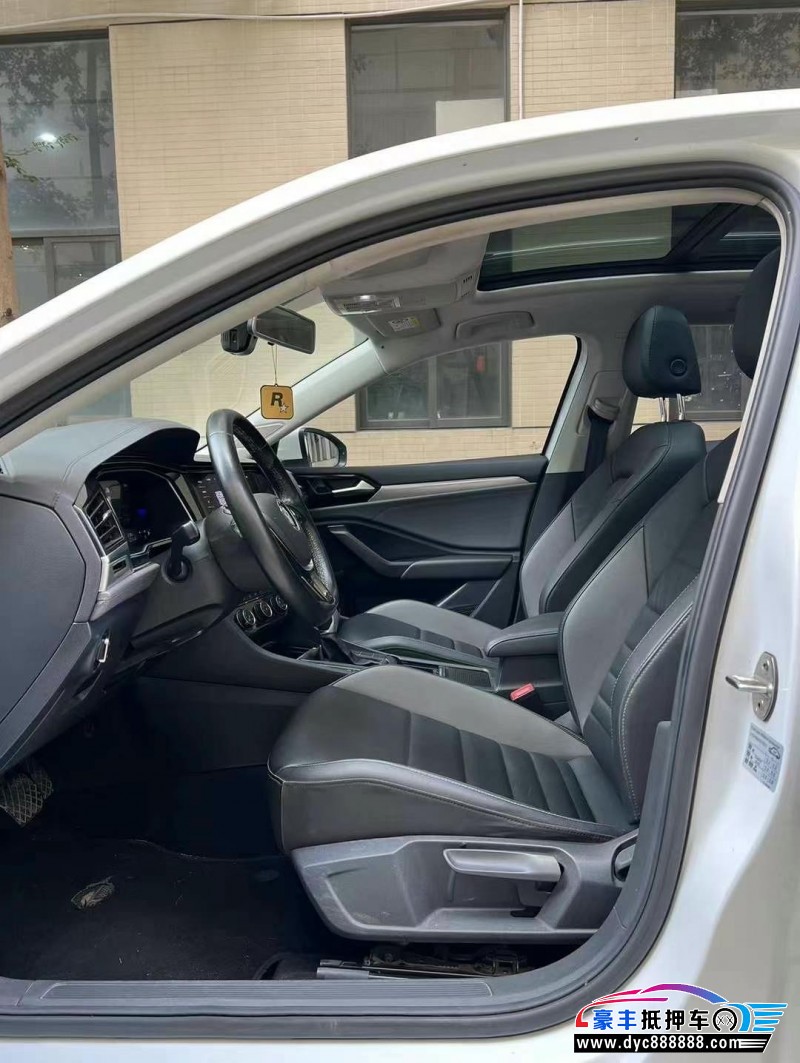 21年大众速腾轿车抵押车出售