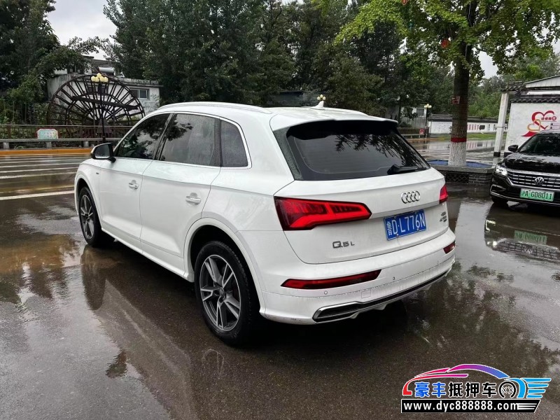19年奥迪Q5轿车抵押车出售