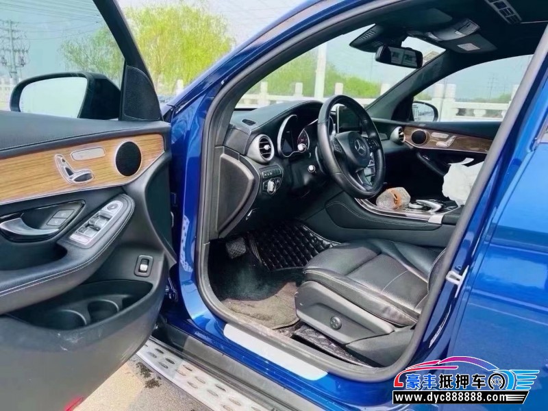 18年奔驰GLC轿车抵押车出售