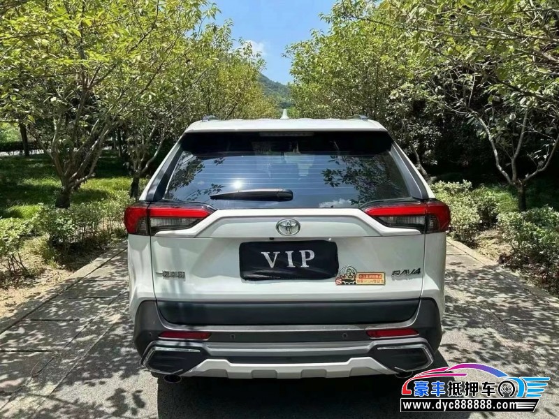 23年丰田RAV4轿车抵押车出售