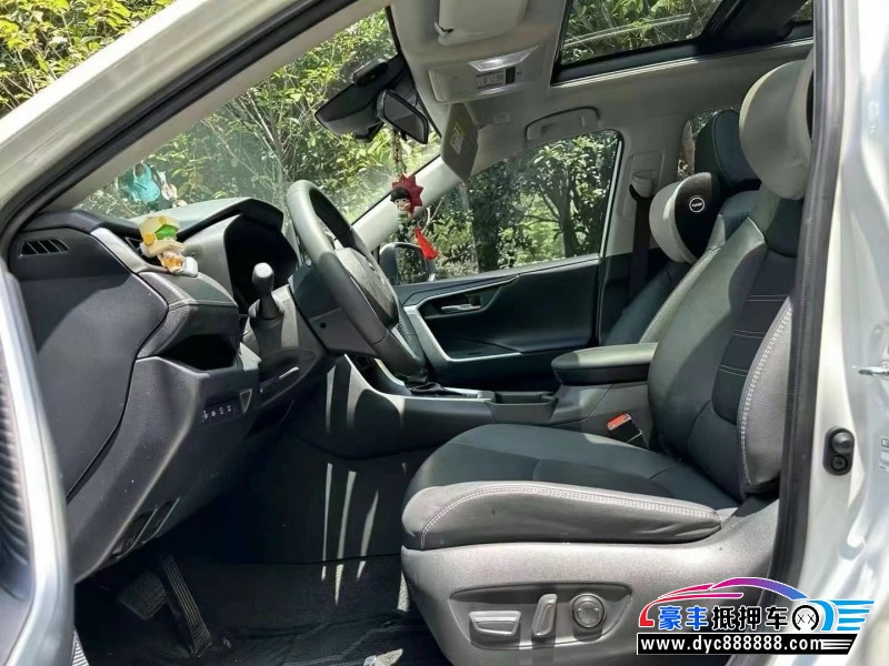 23年丰田RAV4轿车抵押车出售