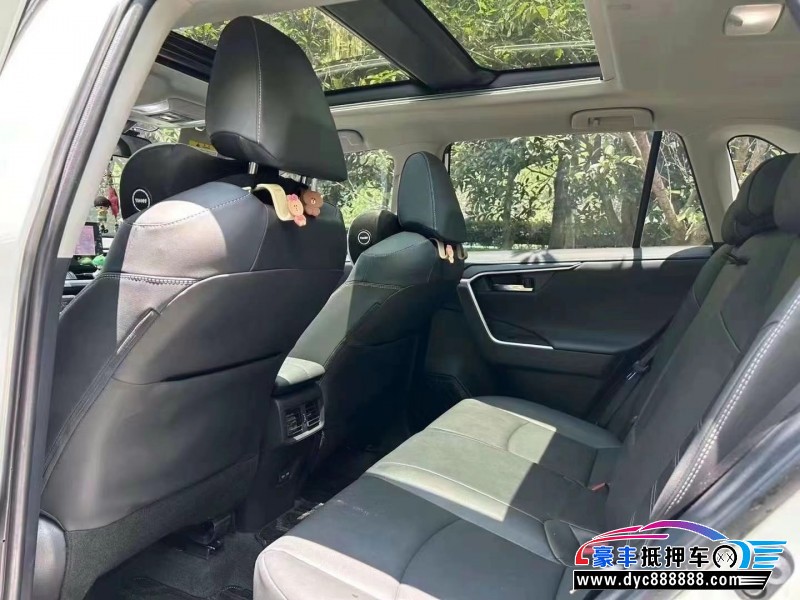 23年丰田RAV4轿车抵押车出售