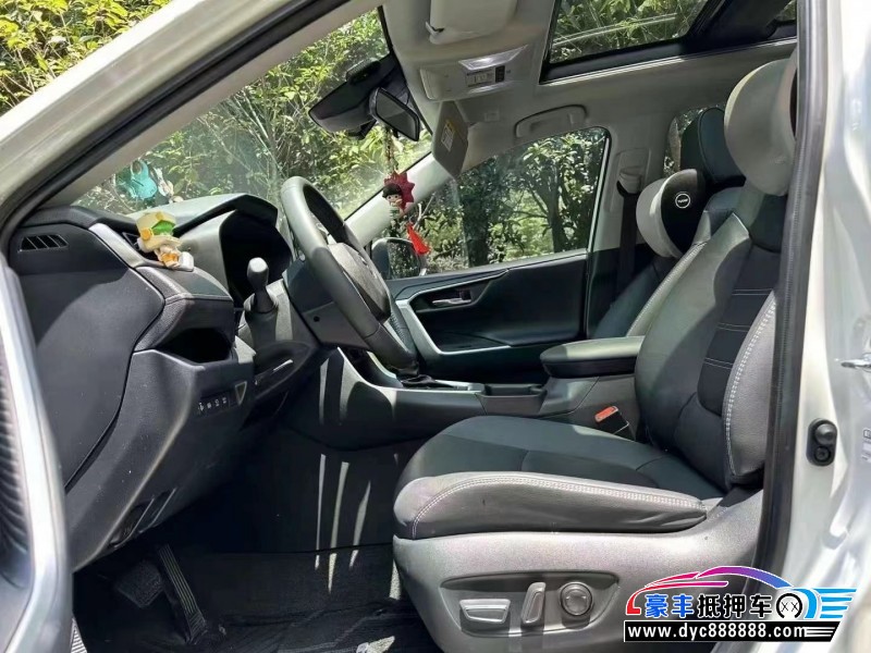 23年丰田RAV4轿车抵押车出售