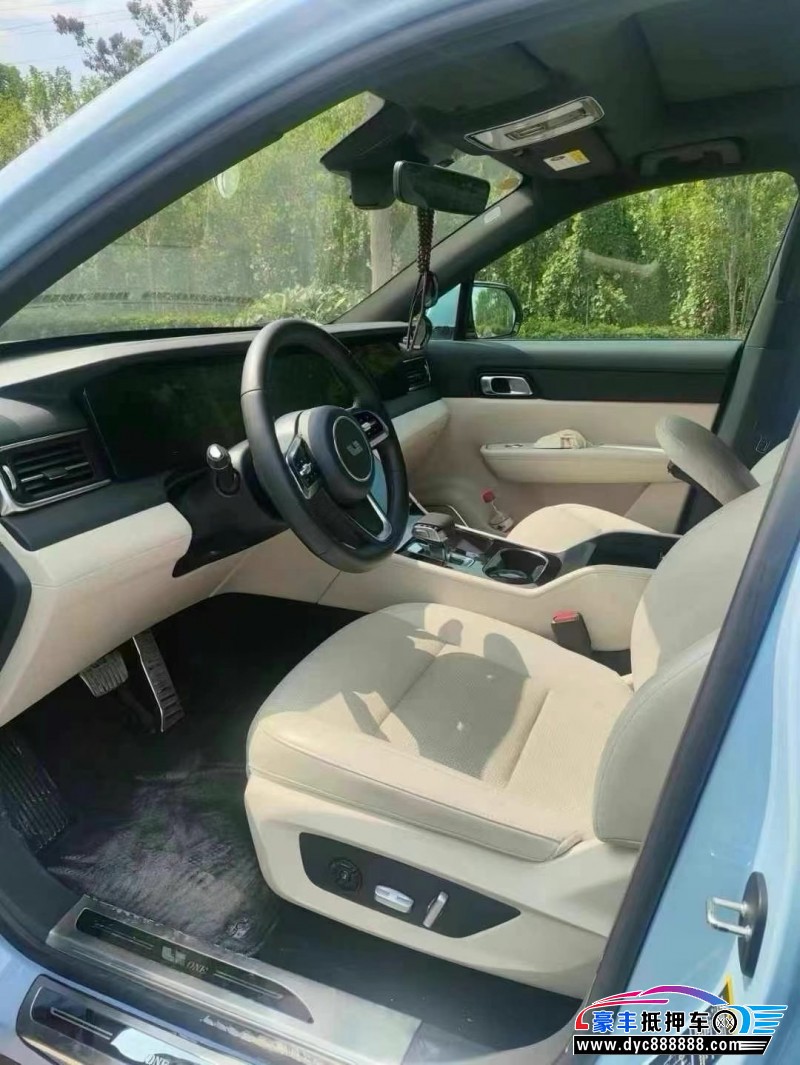 21年理想ONE轿车抵押车出售