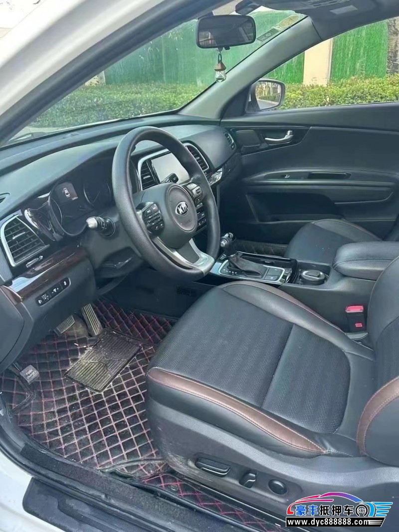 19年起亚K4轿车抵押车出售