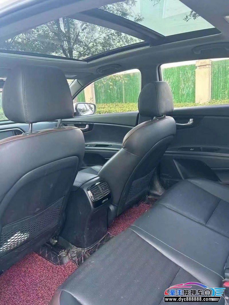 19年起亚K4轿车抵押车出售