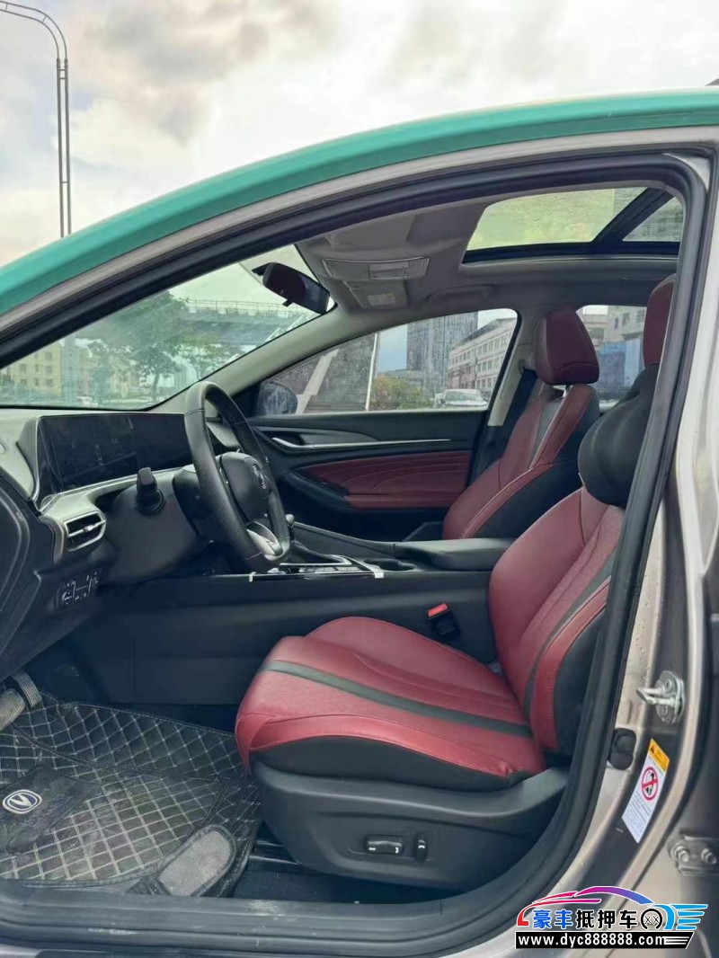 21年长安逸动轿车抵押车出售