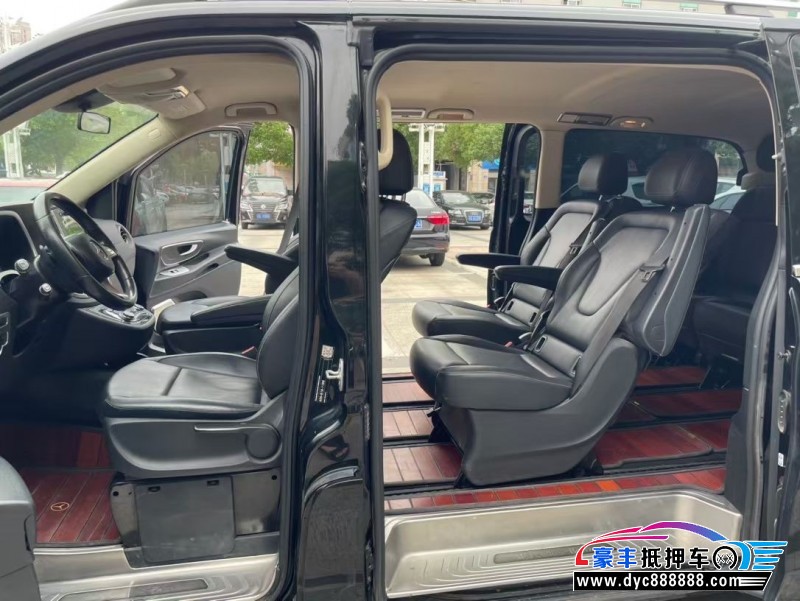 18年奔驰威霆轿车抵押车出售