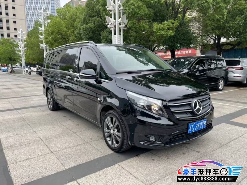 18年奔驰威霆轿车抵押车出售