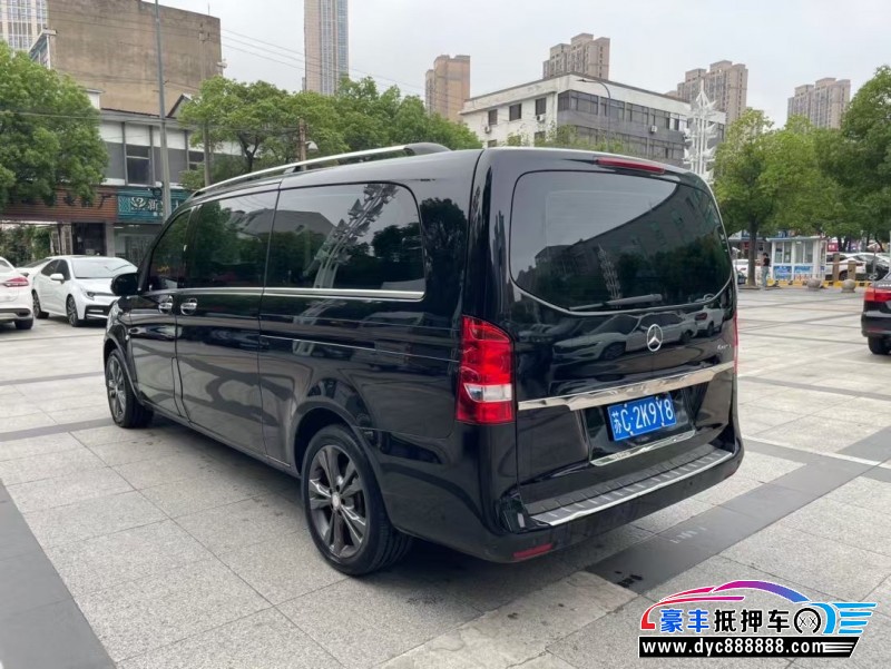 18年奔驰威霆轿车抵押车出售