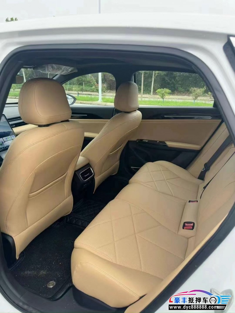 24年吉利银河L6轿车抵押车出售