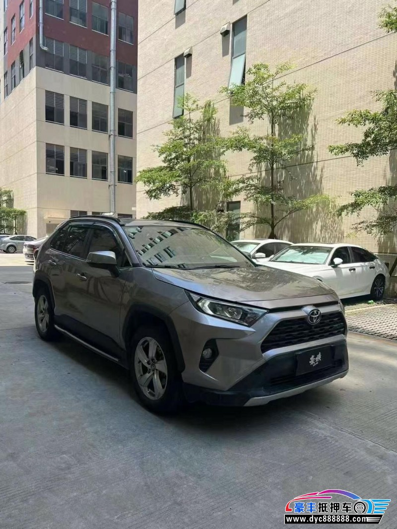 22年丰田RAV4轿车抵押车出售