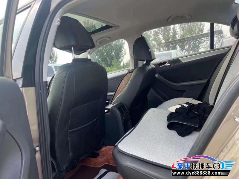 14年大众速腾轿车抵押车出售