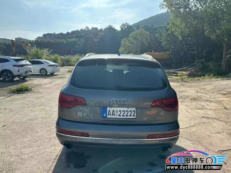 11年奥迪Q7轿车抵押车出售
