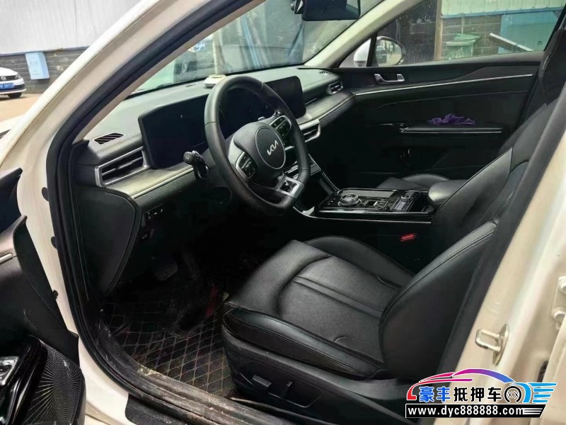 21年起亚K5轿车抵押车出售