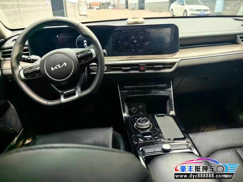 21年起亚K5轿车抵押车出售