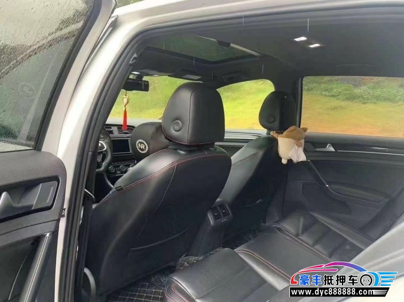 16年大众高尔夫轿车抵押车出售