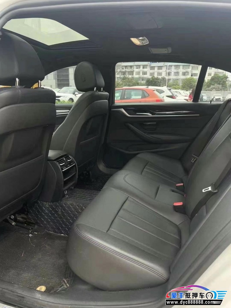 18年宝马5系轿车抵押车出售