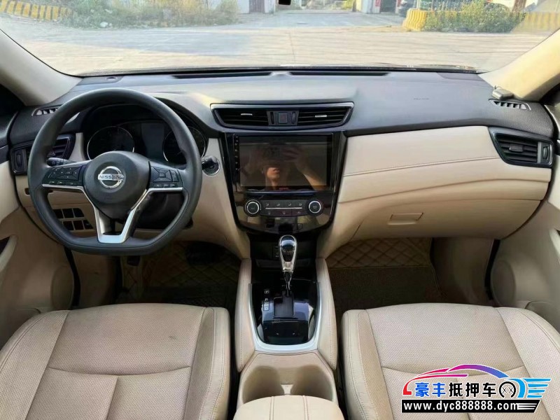 18年日产奇骏轿车抵押车出售