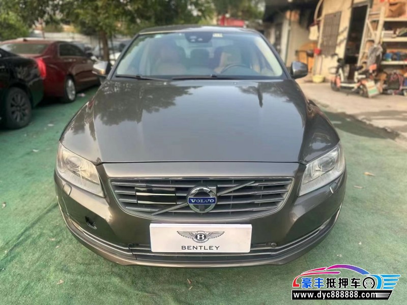 15年沃尔沃S80轿车抵押车出售