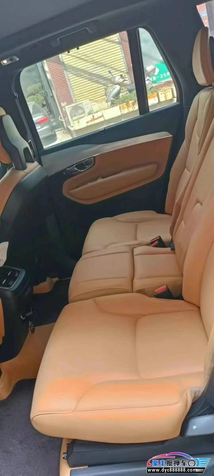 17年沃尔沃XC90轿车抵押车出售