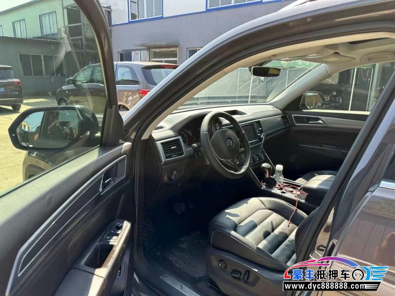 18年大众途昂轿车抵押车出售