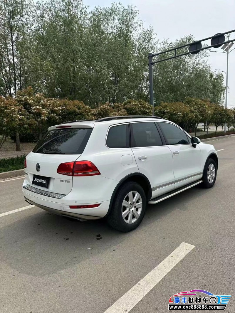 14年大众途锐轿车抵押车出售