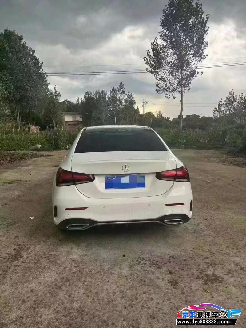 20年奔驰A轿车抵押车出售