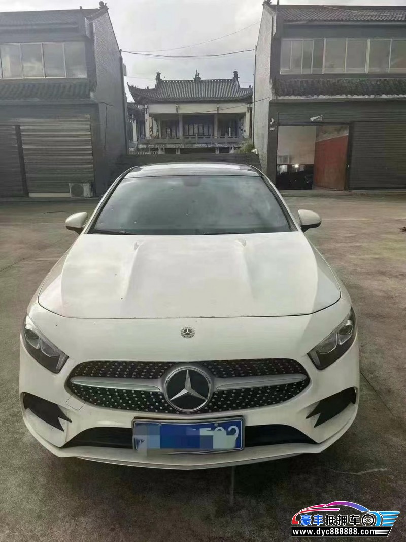 20年奔驰A轿车抵押车出售