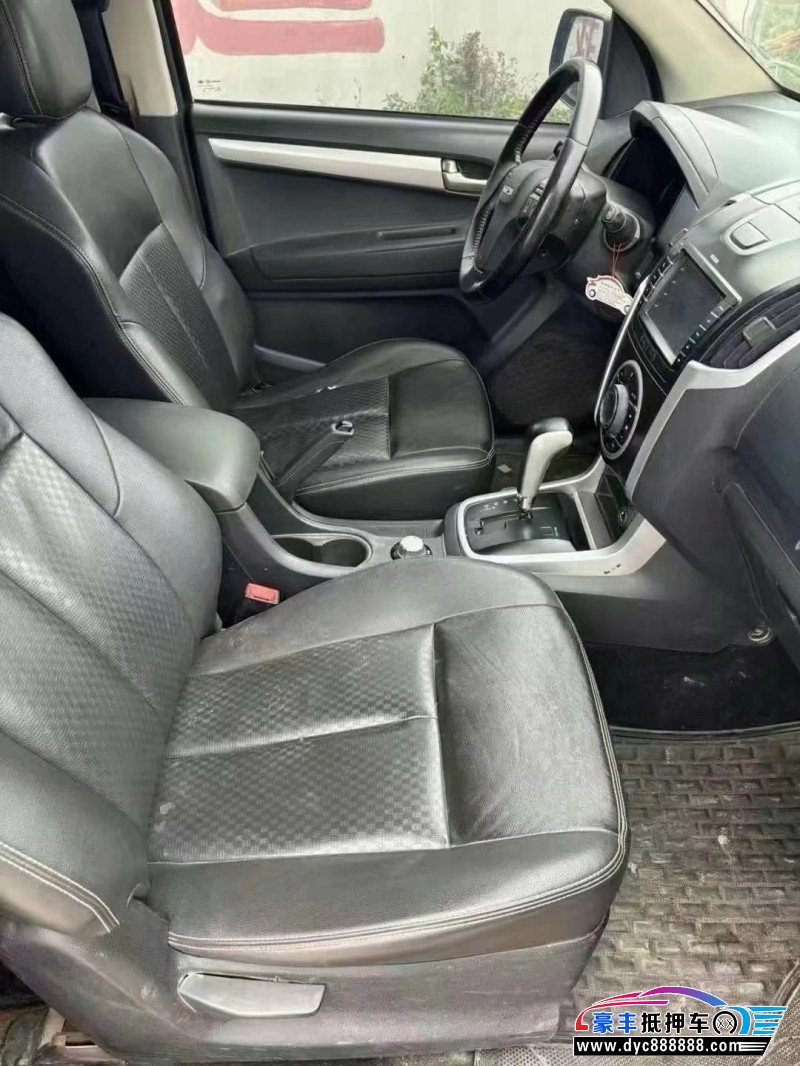 17年五十铃D-MAX轿车抵押车出售