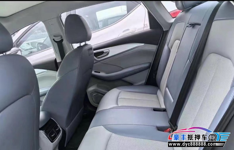 22年非凡ER6轿车抵押车出售