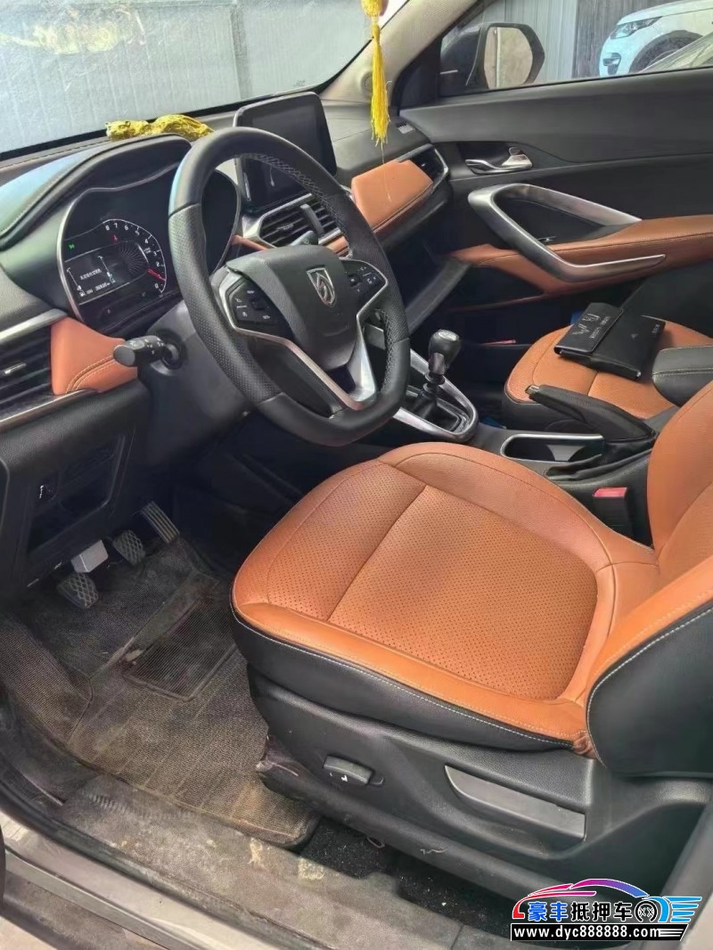 17年宝骏510轿车抵押车出售