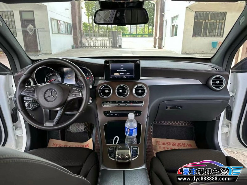 18年奔驰GLC轿车抵押车出售