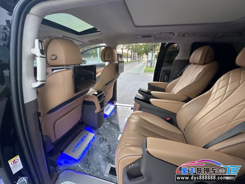 23年腾势D9轿车抵押车出售